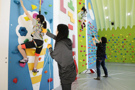 포스코1%나눔재단이 인천 동구청에 기부한 유소년 복지시설 '동구랑 스틸랜드'의 내부.   포스코 제공